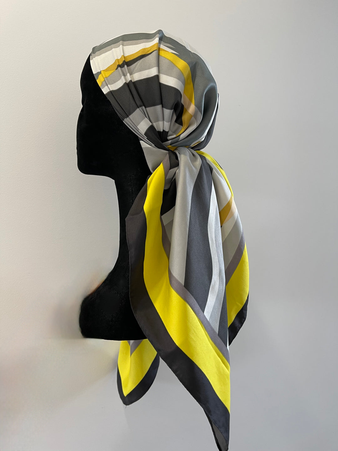 Jasmin beige silk scarf – MAYLA