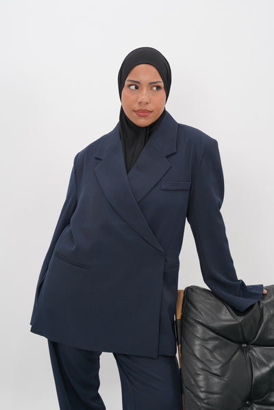 Blazer oversize Mayla Couture, coupe ample et structurée, parfait pour un look minimaliste et mastour élégant.