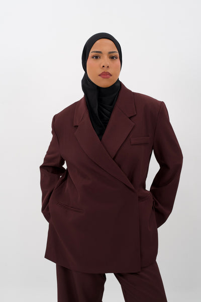 Blazer oversize Mayla Couture, coupe ample et structurée, parfait pour un look minimaliste et mastour élégant.