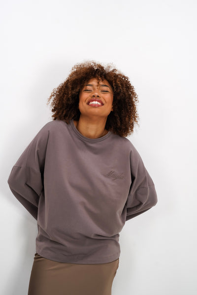 T-shirt basique manches longues, Mayla Couture, coupe droite et confortable, parfait pour un look minimaliste et mastour au quotidien.